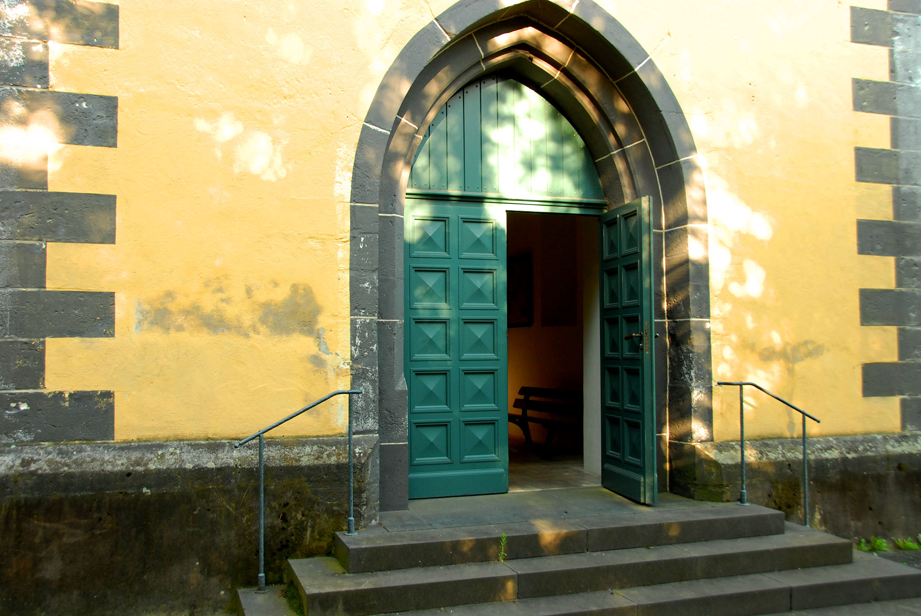 Portal Pfarrkirche St. Marzellinus und Petrus, Vallendar (Foto: Brehm)