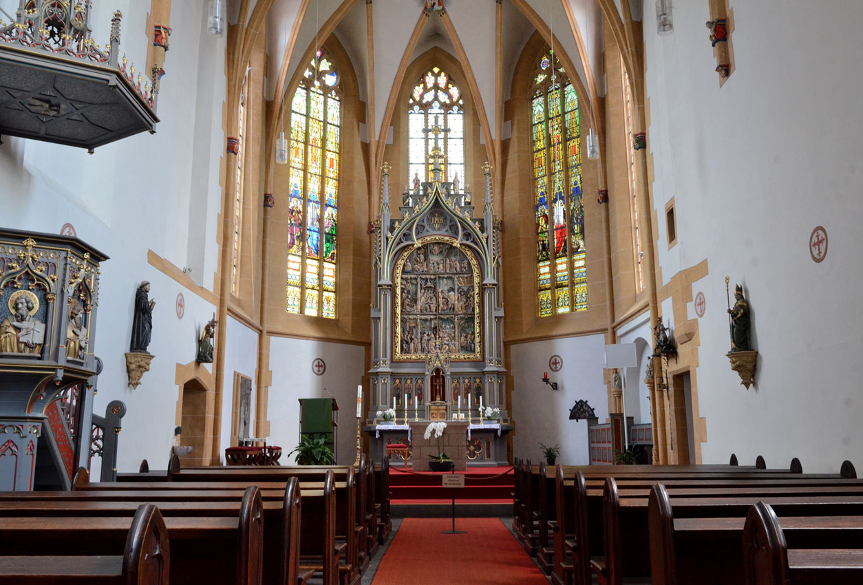 St. Georg Niederwerth - Hauptaltar (Foto: Münz)
