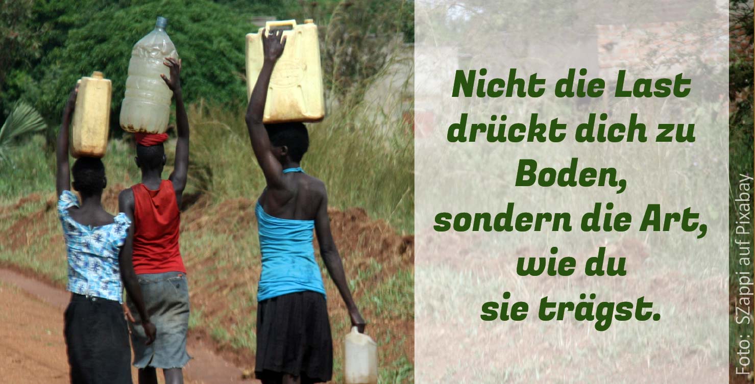 Spiritualität: Lasten tragen. Afrikanische Frauen tragen Wasser (Foto: SZappi, pixabay)