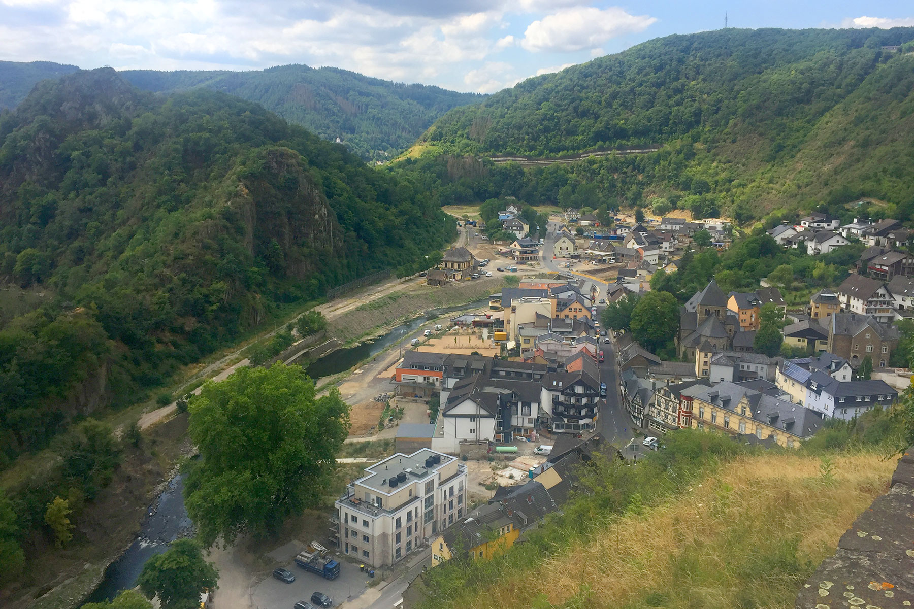 Altenahr von der Burg Are aus gesehen (Foto: Brehm)