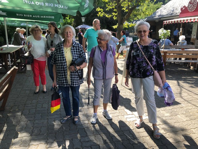 Beim kfd-Sommerausfluf 2022 nach Maria Laach (Foto: Diewald)