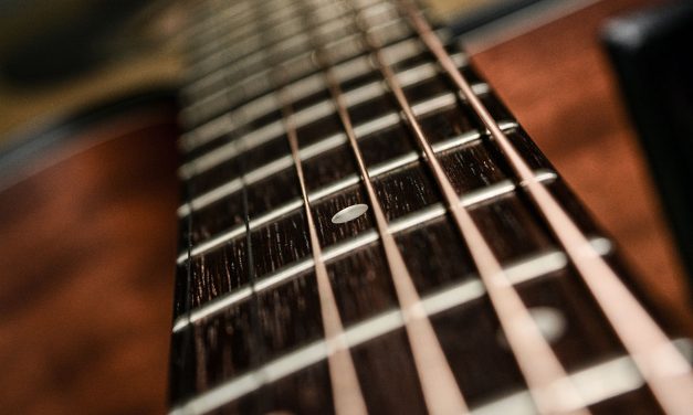 Klingende Gitarrensaite Gottes