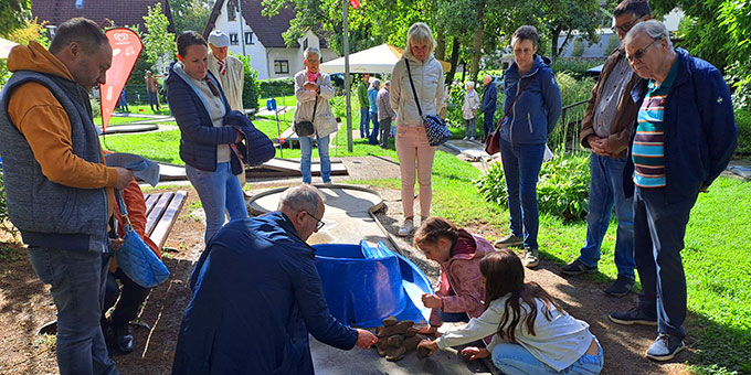 Bahn frei für das Leben – Gottesdienst auf dem Minigolfplatz