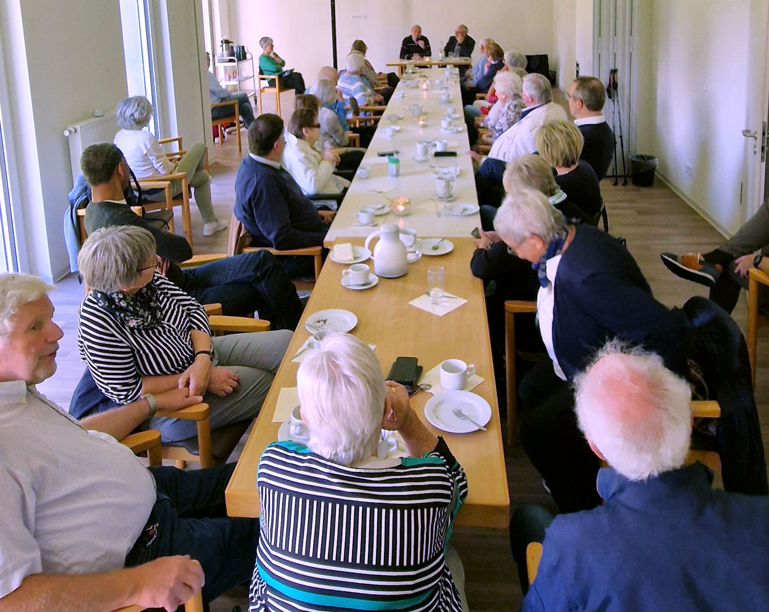 Die Kolpingfamilie hat zum Kaffee mit P. Heinz Goldkuhle SAC eingeladen (Foto: Pfaffenheuser)