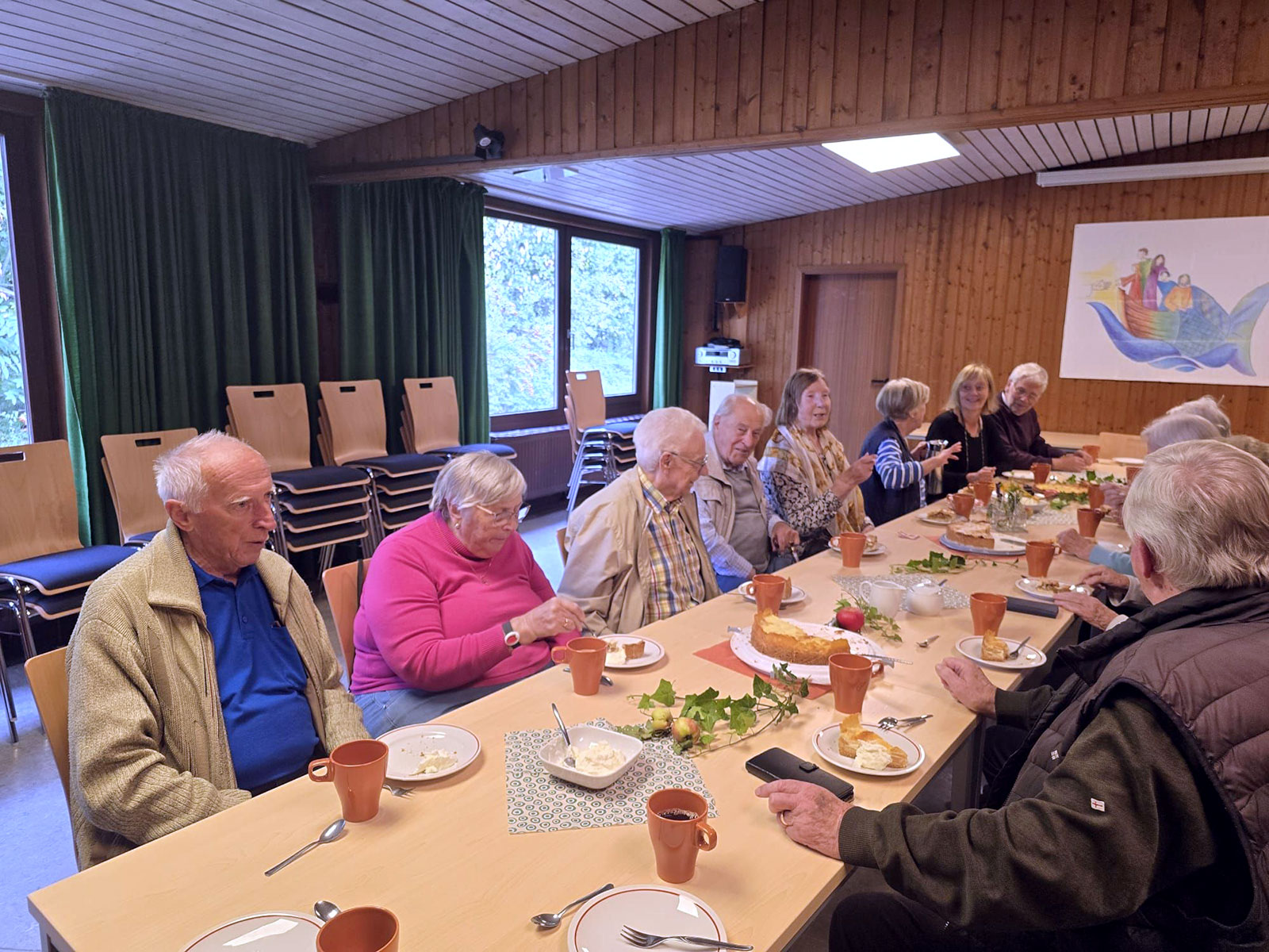 Kolping Senioren-Kaffee im September 2025, bei dem ein Apfelfest gefeiert wurde (Foto: Pfaffenzeller)