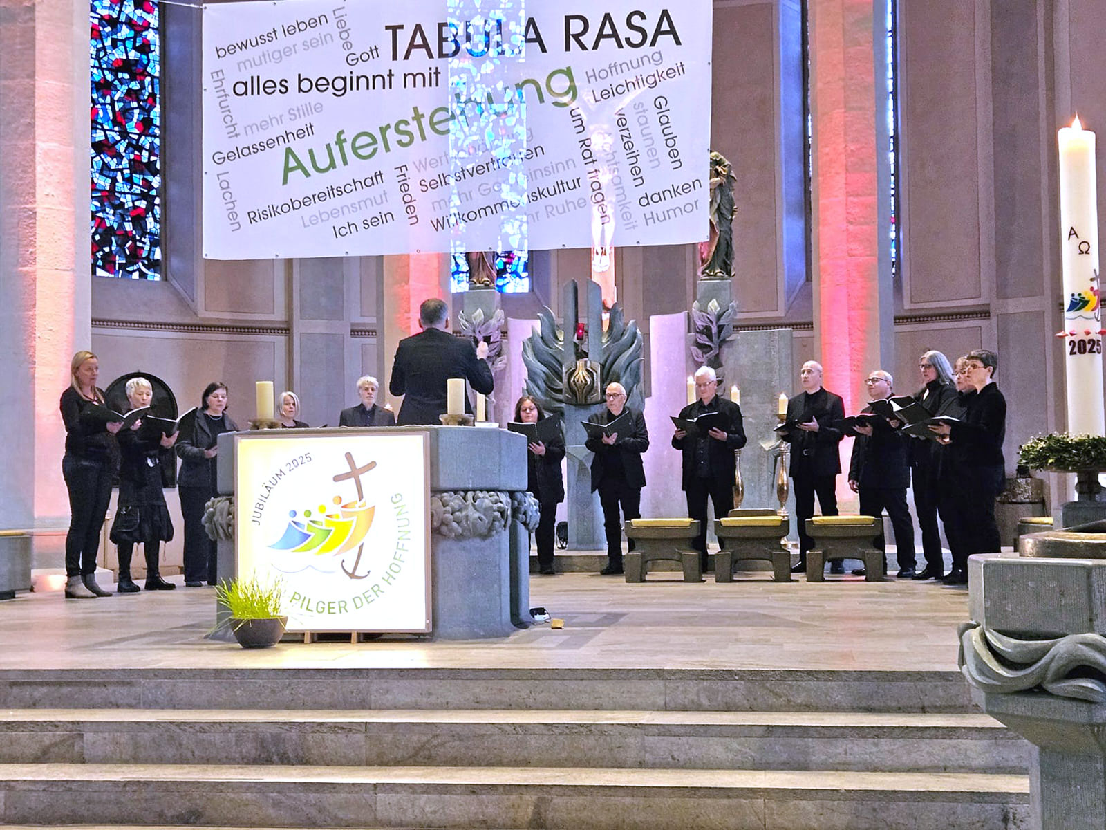 Chor Cantate beim Konzert im Mai 2025 in der Pfarrkirche Vallendar (Foto: Pfaffenheuser)