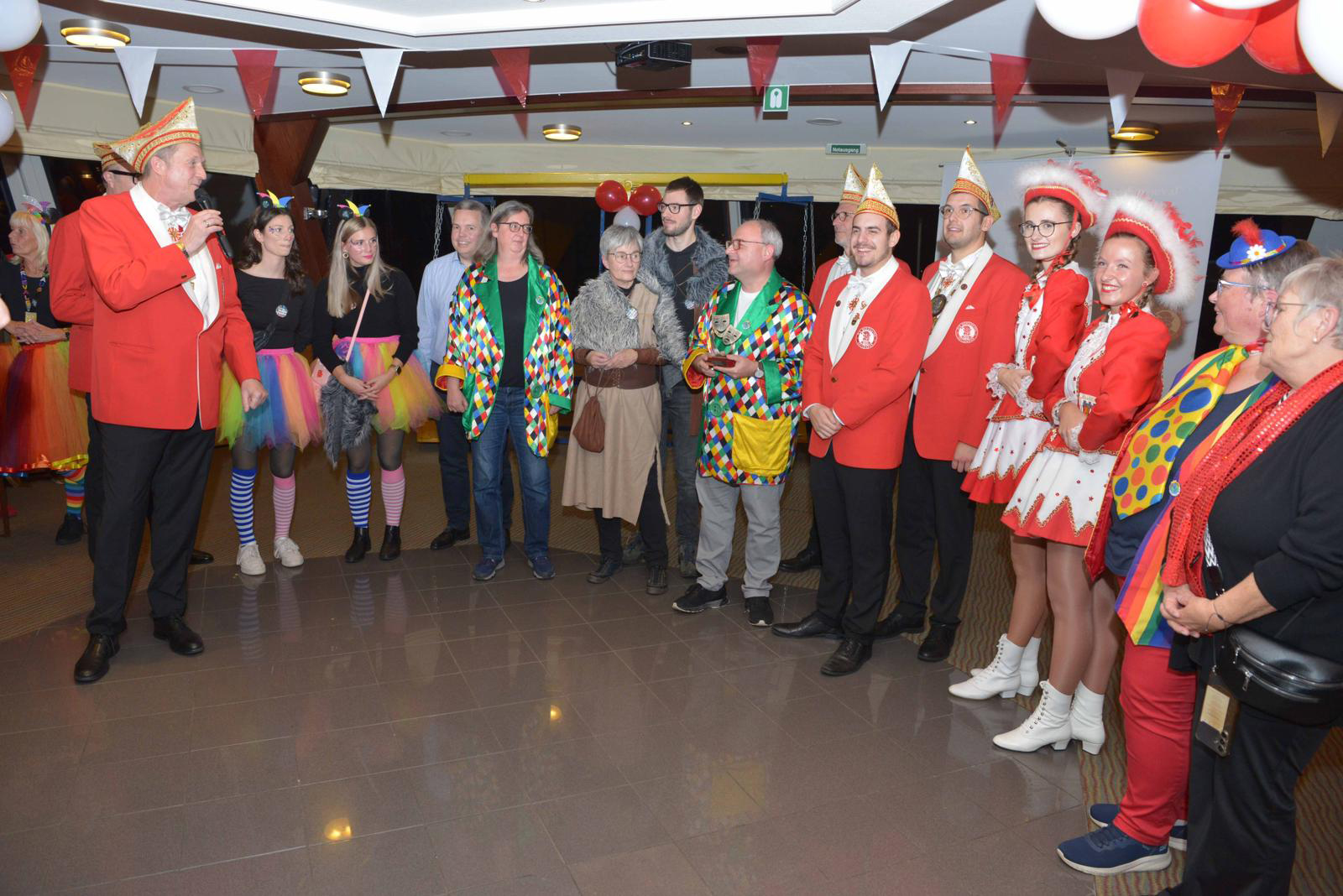 Kolpingsfamilie Vallendar wird mit dem Preis „Für besondere Verdienste um den Vallendarer Karneval“ der Großen Karnevalsgesellschaft „Die Bemoosten“ 1842 Vallendar ausgezeichnet (Foto: privat)