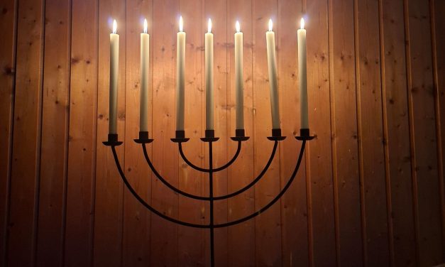 Abendmahl einmal anders: die kfd Valendar hatte zur Feier des Paschamahles eingeladen