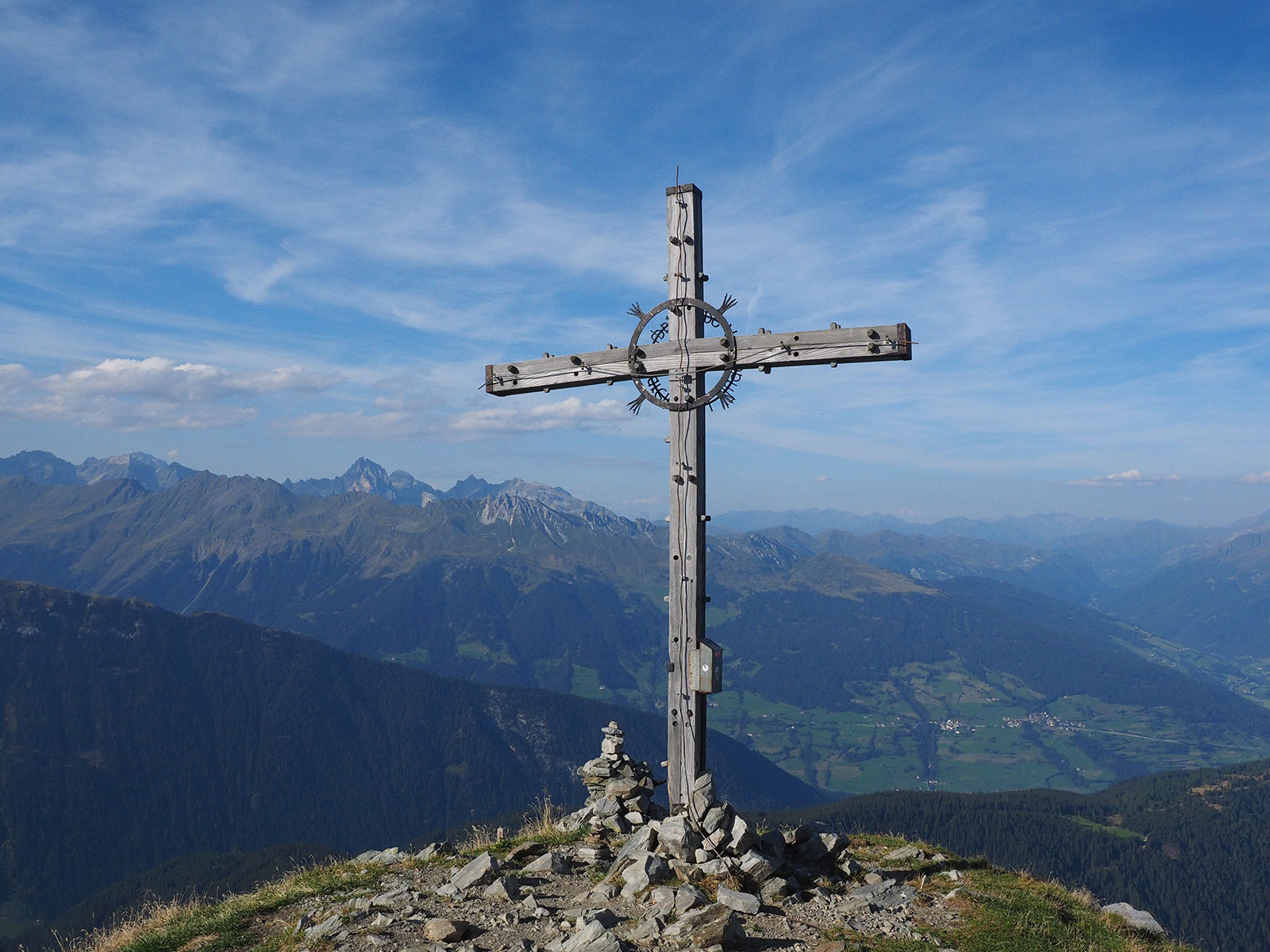 Gipfelkreuz auf der Jaufenspitze in &Ouml;sterreich (Foto: Hans, pixabay.com)